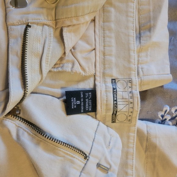 Women's Capri and Shorts, Preowned, New York and Company - Picture 4 of 6